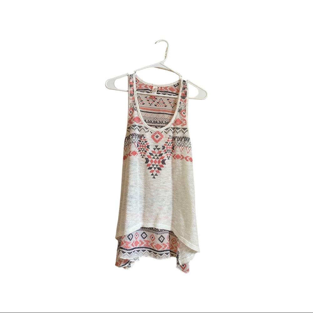 Sleeveless blouse.